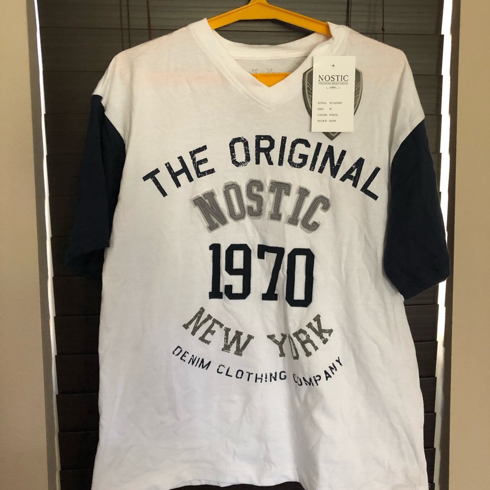 A man tee shirt 👕 size medium